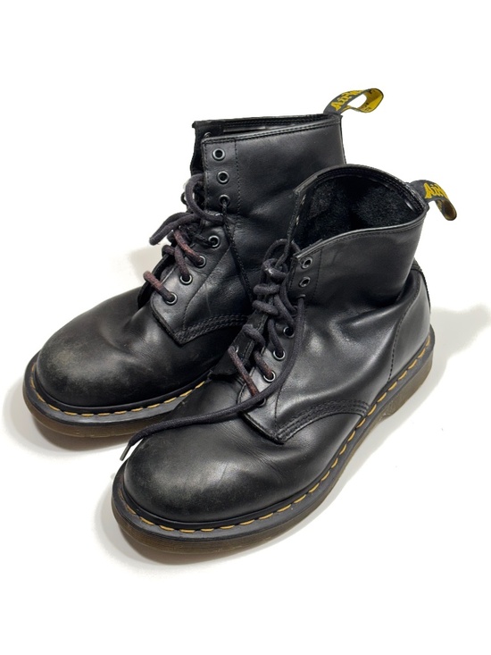 Dr. Martens \